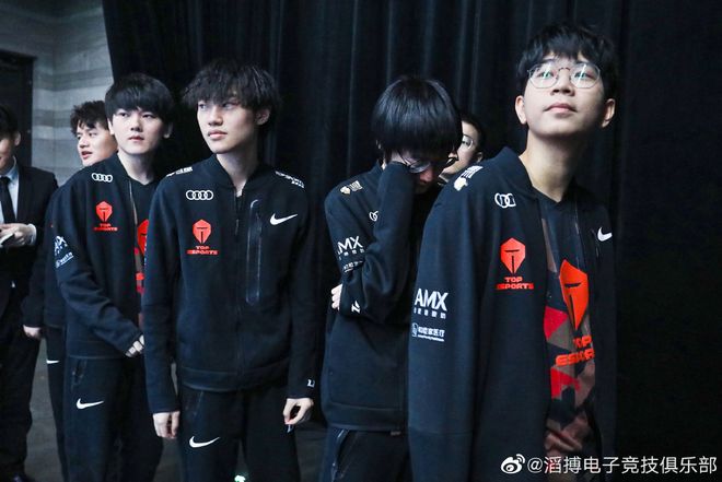 中的表现同 中的表现同