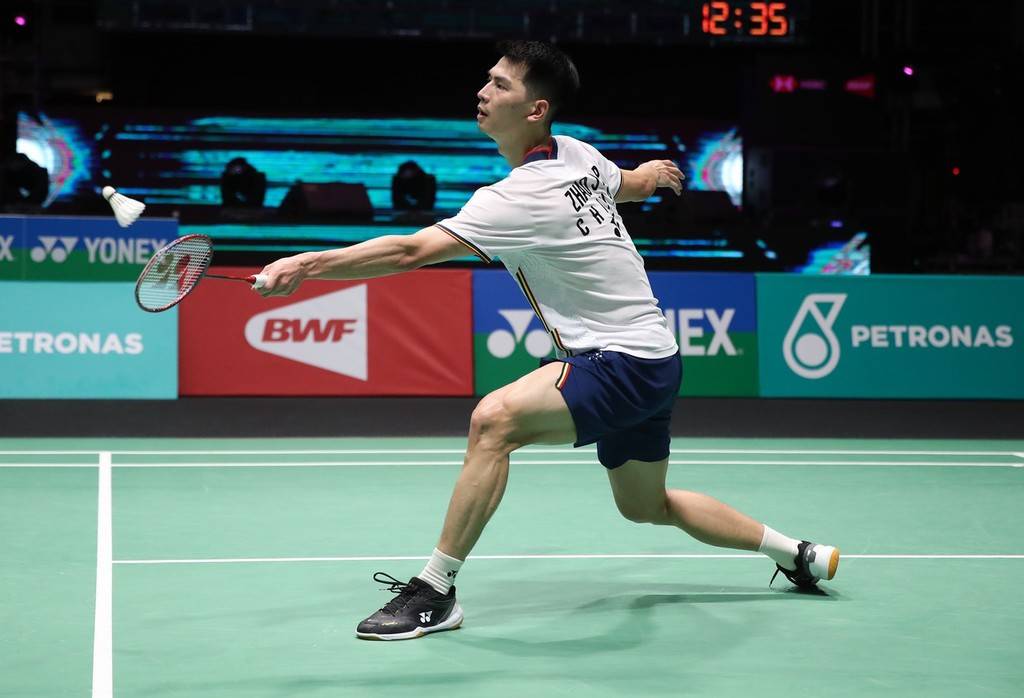 依托其强大 依托其强大